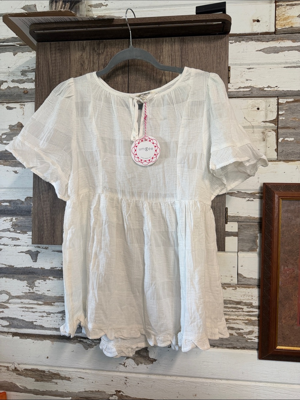 Umgee White Textured Short Sleeve Peplum Tunic